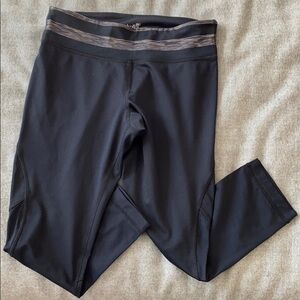 Lukka crop yoga pants grey stripe waistband size small